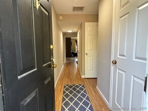 23 Highland Rd in Stamford, CT - Building Photo - Building Photo