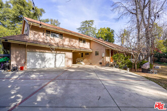 5051 Arundel Dr in Los Angeles, CA - Building Photo - Building Photo