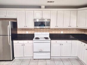 10026 Chesham Dr in Orlando, FL - Building Photo - Building Photo