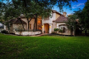 401 Brooks Hollow Rd in Lakeway, TX - Building Photo