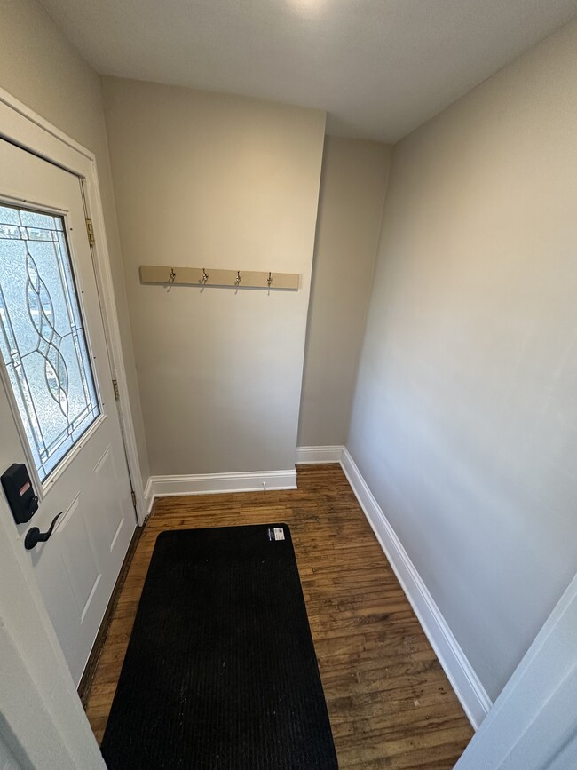 235 Logan Ave N, Unit 1 in Minneapolis, MN - Building Photo - Building Photo