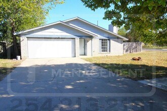 2002 Sherman Dr in Killeen, TX - Building Photo - Building Photo