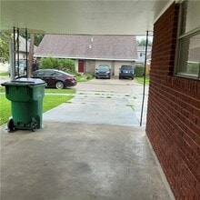 5008 Academy Dr in Metairie, LA - Building Photo - Building Photo