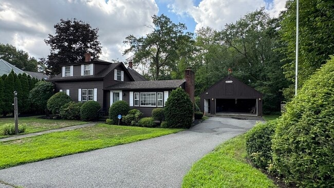 property at 14 Maple Pl