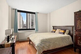 377 Rector Pl in New York, NY - Foto de edificio - Building Photo