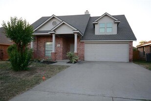 3004 Glenwood Ct in Aubrey, TX - Building Photo