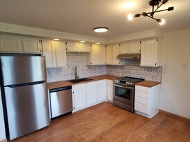 3110 US Route 9, Unit 4 in Hudson, NY - Building Photo