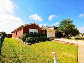 1436 Brandywine Ln, Unit 207 in Little Elm, TX - Building Photo - Building Photo