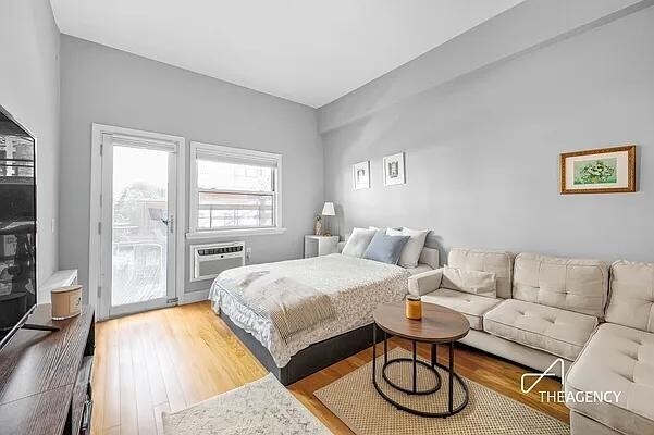 211 Thompson St in New York, NY - Foto de edificio - Building Photo