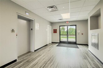 9 Steele Blvd-Unit -304 in Berlin, CT - Building Photo - Building Photo