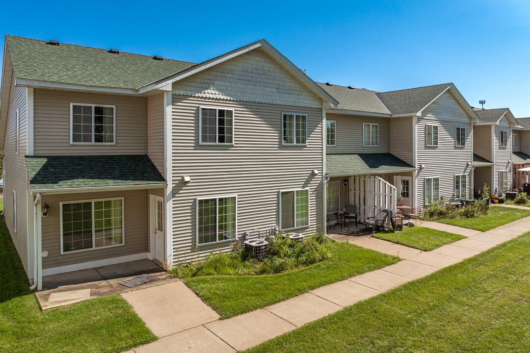 Settlers Ridge Townhomes in Cloquet, MN - Building Photo