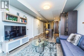 9 Valhalla Inn Rd in Toronto, ON - Building Photo - Building Photo