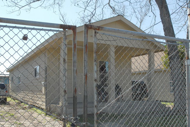 7724 Avenue B in Houston, TX - Building Photo - Building Photo