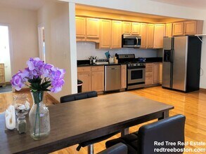 29 Sutherland Rd, Unit 1 in Boston, MA - Building Photo - Building Photo