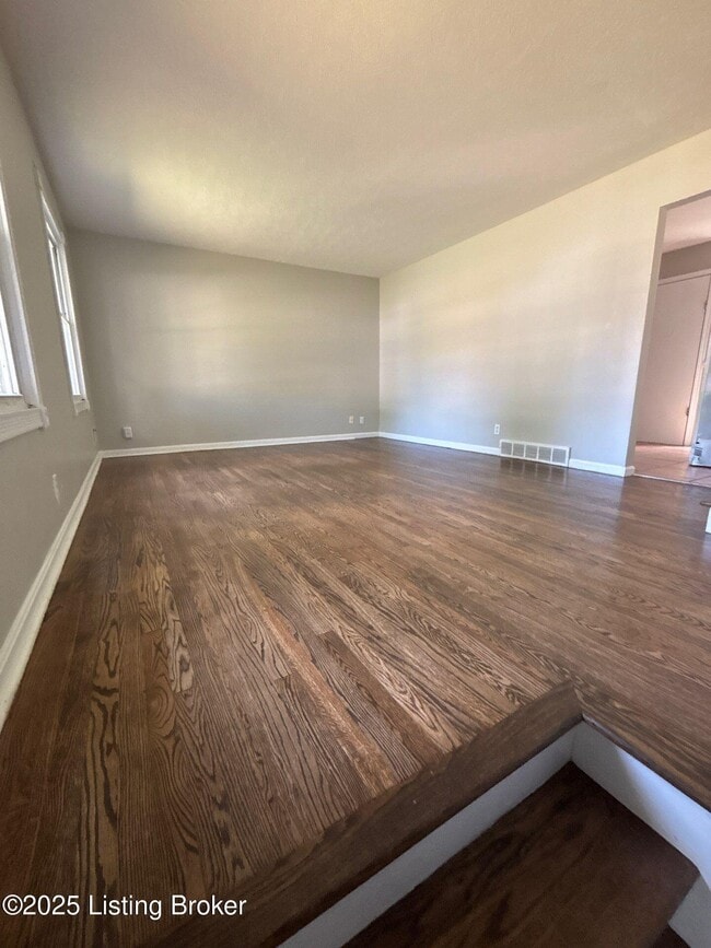 9712 Mary Dell Ln in Louisville, KY - Building Photo - Building Photo