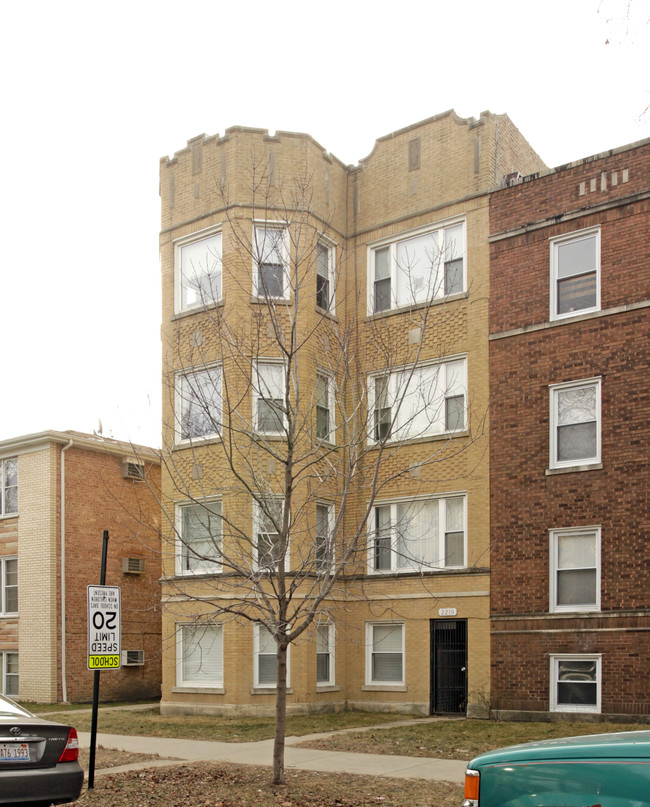 2219 W Thome Ave in Chicago, IL - Foto de edificio - Building Photo