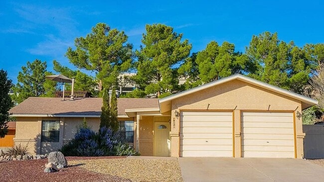property at 812 Oro Real NE