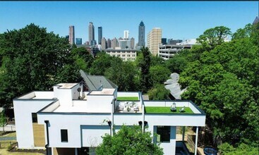 536 Highland Ave NE in Atlanta, GA - Building Photo - Building Photo