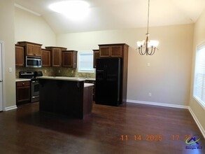 317 Flowing Meadows Dr in Kathleen, GA - Building Photo - Building Photo
