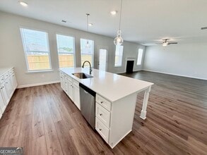 236 Chiswick Lp in Stockbridge, GA - Foto de edificio - Building Photo