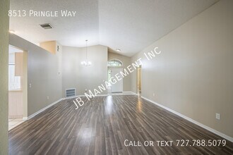8513 Pringle Way in Tampa, FL - Building Photo - Building Photo