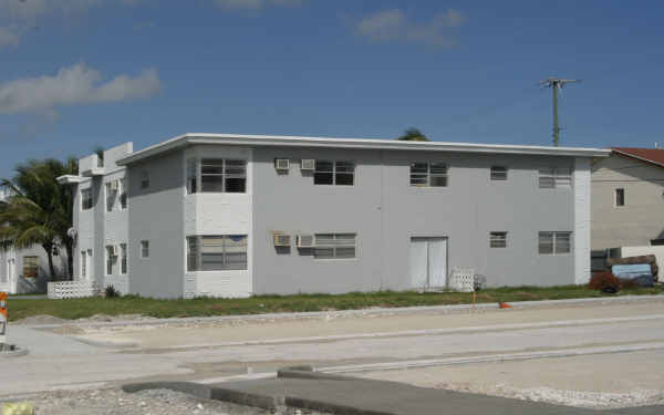 16951 NE 18th Ave in North Miami Beach, FL - Building Photo - Building Photo