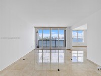 1610 W 21st St, Unit 1710 in Miami Beach, FL - Building Photo - Building Photo