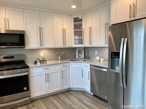 525 Imperial Way-Unit -I8-810 in Bayport, NY - Building Photo - Building Photo