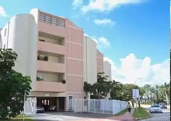 Normandy Place in Miami Beach, FL - Building Photo