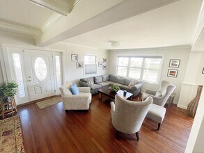 2 Ocean Ave in Milford, CT - Building Photo - Building Photo