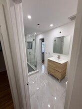 3669 NW 18th St, Unit A in Miami, FL - Foto de edificio - Building Photo