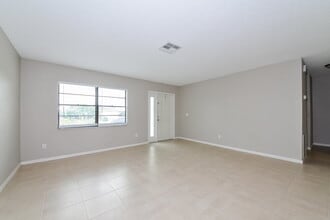 1802 Fort Duquesna Dr in Sun City Center, FL - Building Photo - Building Photo
