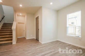 9835 Willow Creek Commerce Dr in Tomball, TX - Building Photo - Building Photo