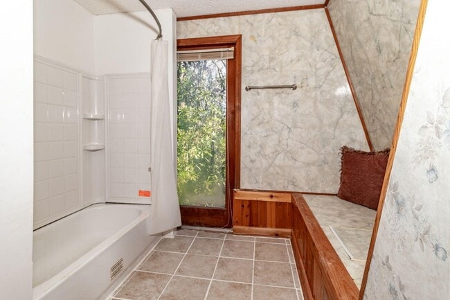 property at 2865 Old Thomson Rd