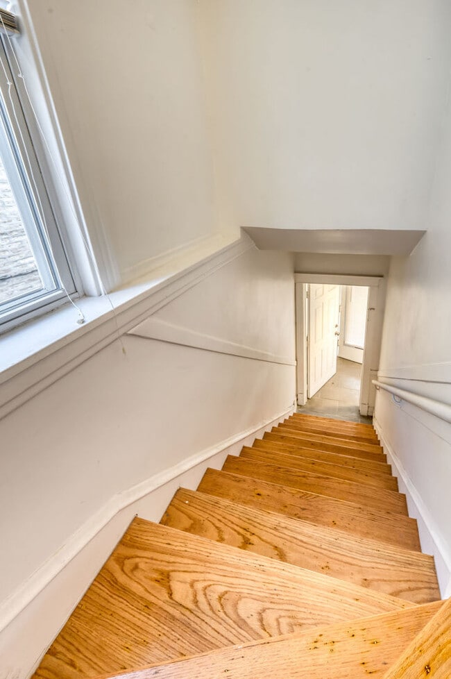 4226 W Kamerling Ave, Unit 2 in Chicago, IL - Building Photo - Building Photo