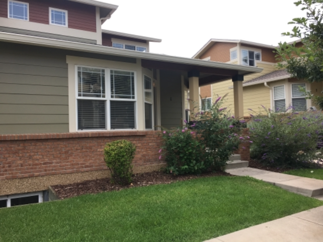 2575 Des Moines Dr in Fort Collins, CO - Building Photo - Building Photo