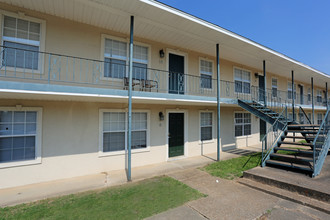 Fox Run Apartments in Columbus, MS - Foto de edificio - Building Photo