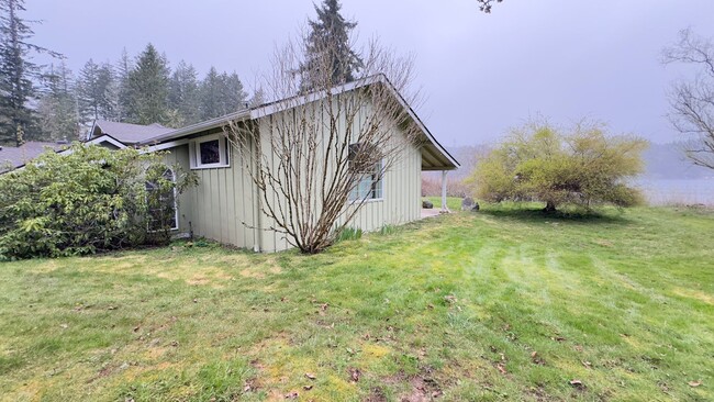 property at 403 Summit Lake Shore Rd NW