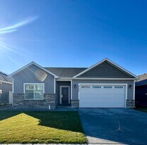 2173 Summerfield Ln in Rexburg, ID - Building Photo