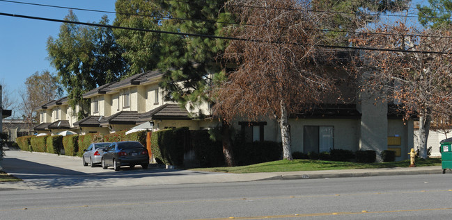 225 S San Dimas Canyon Rd in San Dimas, CA - Building Photo - Building Photo