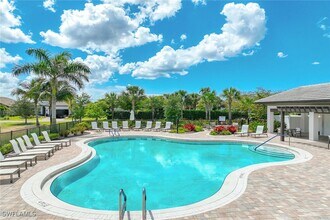 15252 Zeno Wy in Naples, FL - Foto de edificio - Building Photo