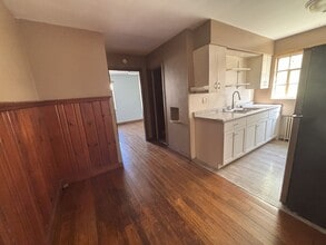 360 Ross Ave, Unit 360 Ross Ave APT B in Hamilton, OH - Foto de edificio - Building Photo