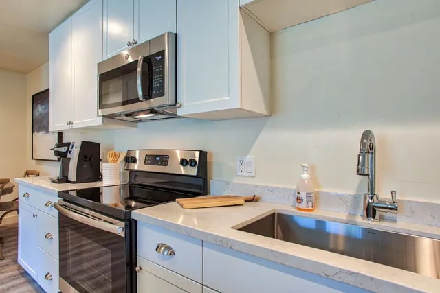 4085-4089-4089 Nobel Dr in San Diego, CA - Building Photo - Building Photo