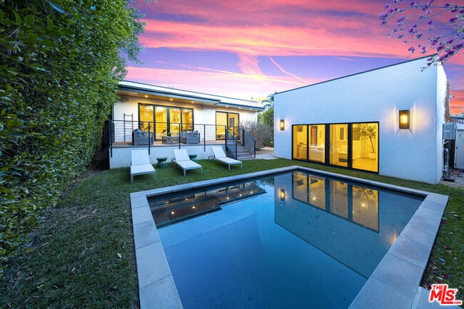 property at 123 S Kilkea Dr