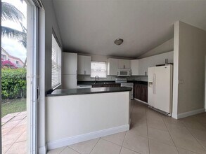 15892 NW 21st St in Pembroke Pines, FL - Building Photo - Building Photo