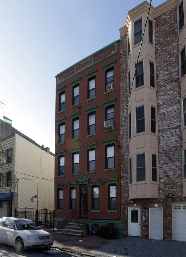 126 Adams St in Hoboken, NJ - Foto de edificio - Building Photo