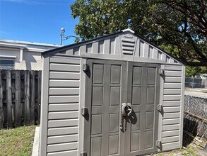 2421 Taft St, Unit 2421 Taft St in Hollywood, FL - Building Photo - Building Photo