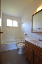503 13th St, Unit 503 13th in Hood River, OR - Foto de edificio - Building Photo