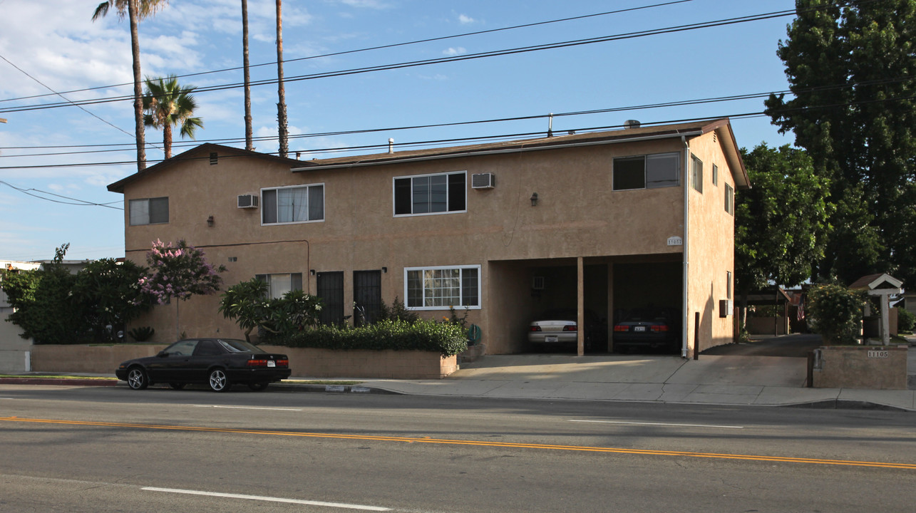 11057 Lower Azusa Rd in El Monte, CA - Foto de edificio