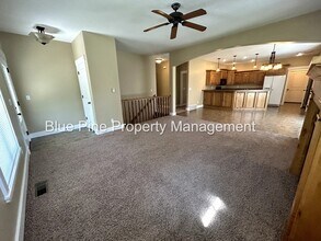 690 Carriagegate Ln in Idaho Falls, ID - Building Photo - Building Photo